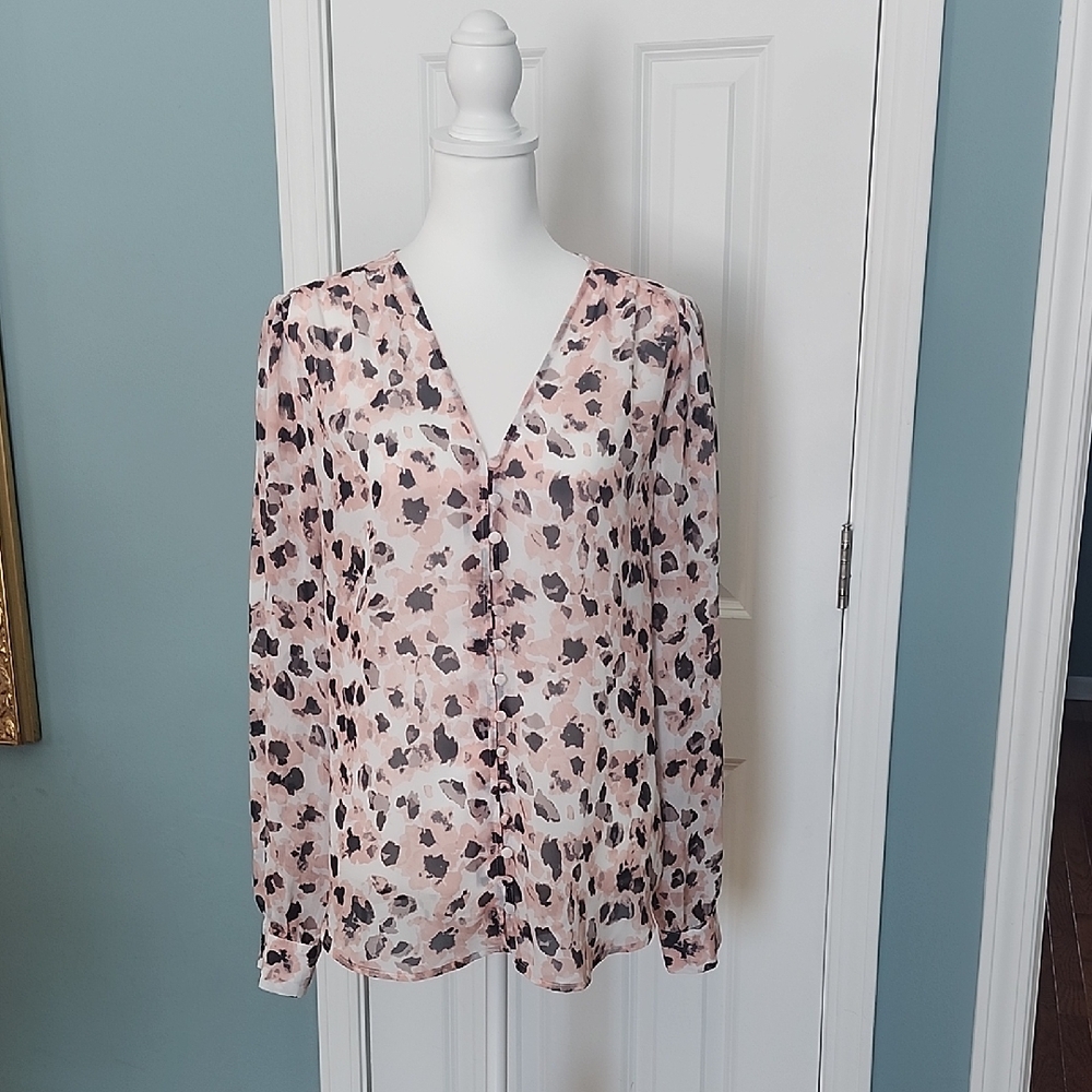 🌼SUMMER SALE🌼Saks Fifth Avenue Peachy Pink Animal Print Blouse